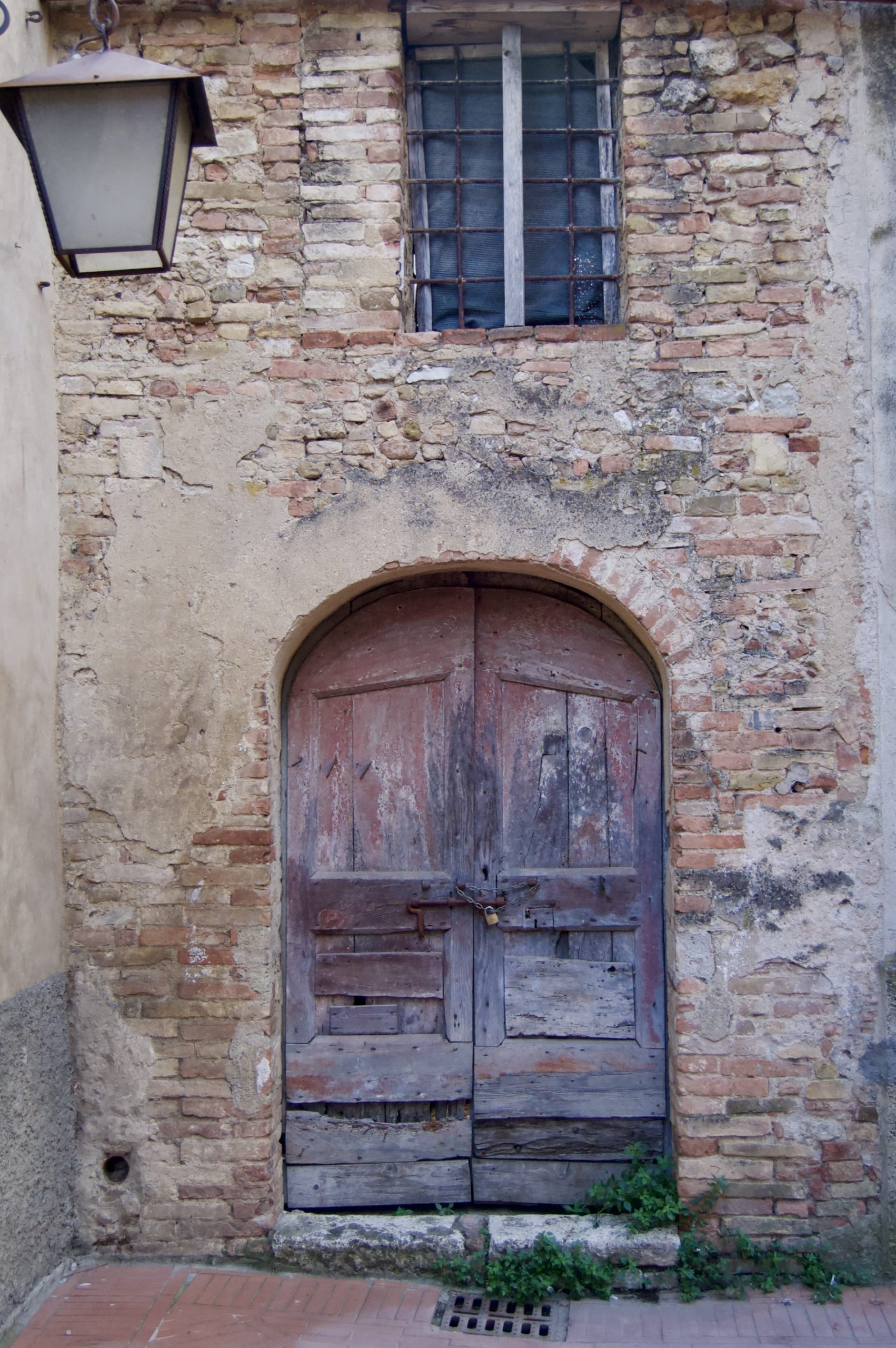 San Giminano Doorway
