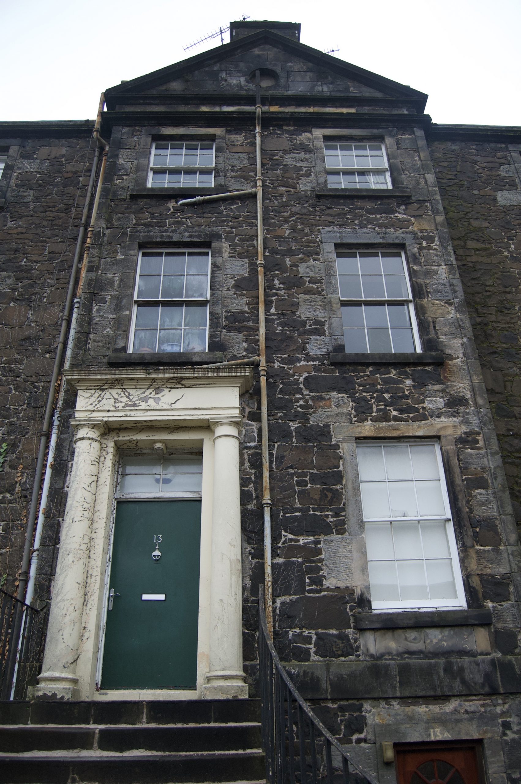 13 Irvine Place, Stirling